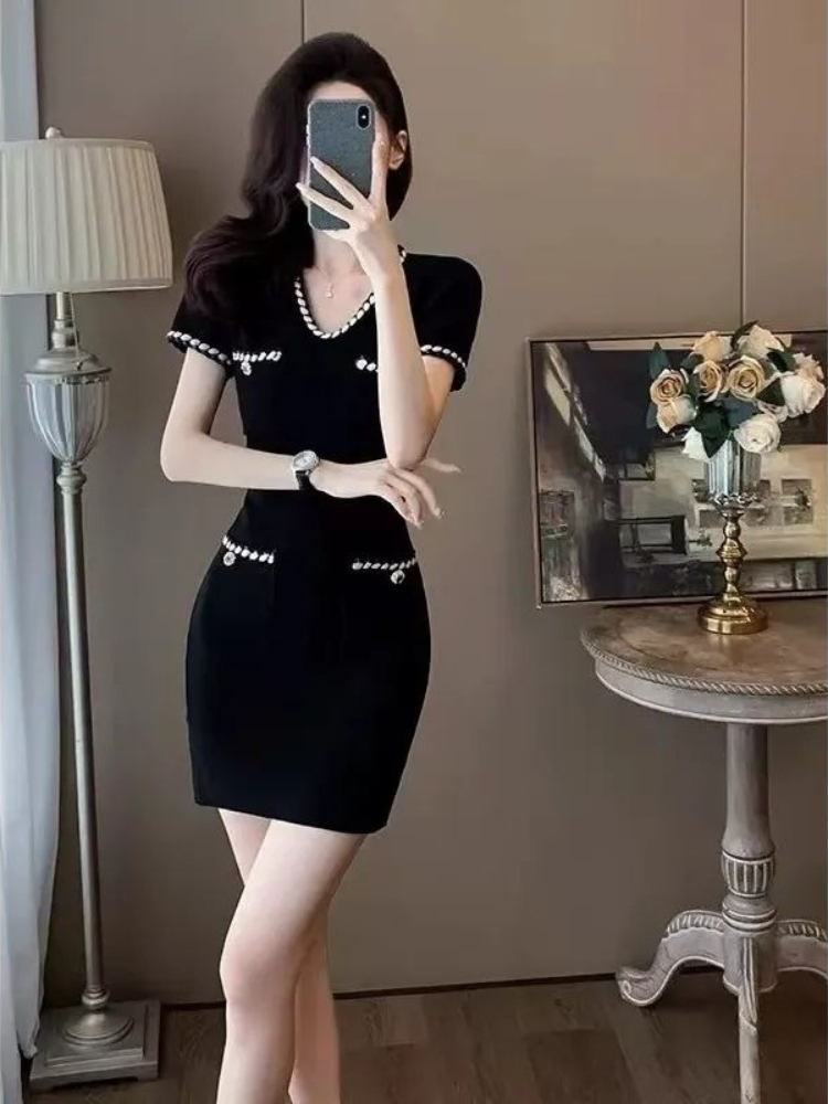 Summer Clothing Colors 2026 - 2026 Yazlık Siyah Elbise, Kontrast Renklerle